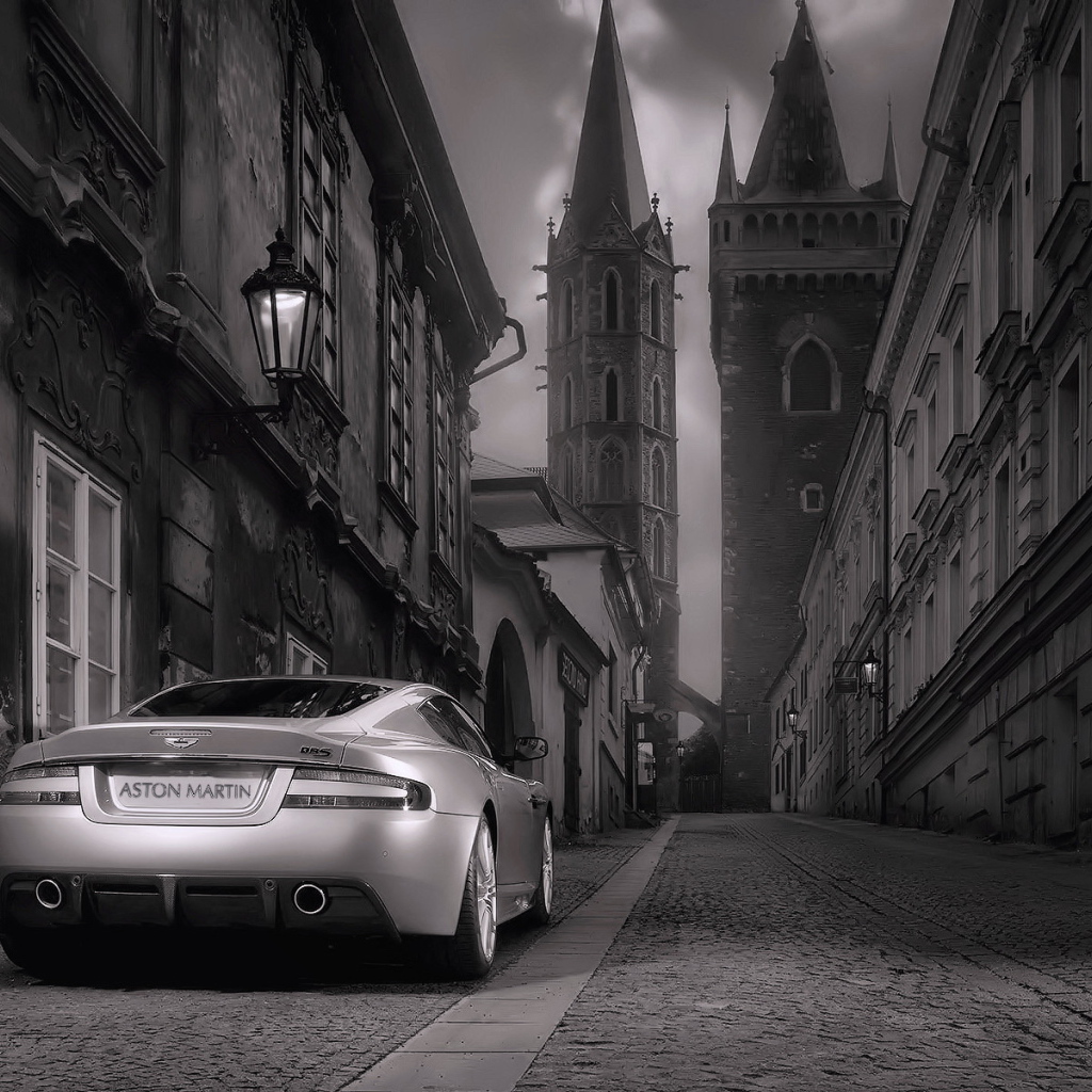 Aston Martin в старом городе