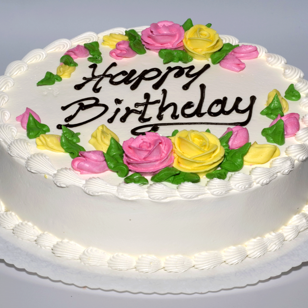  Красивый торт ко дню рождения с розами