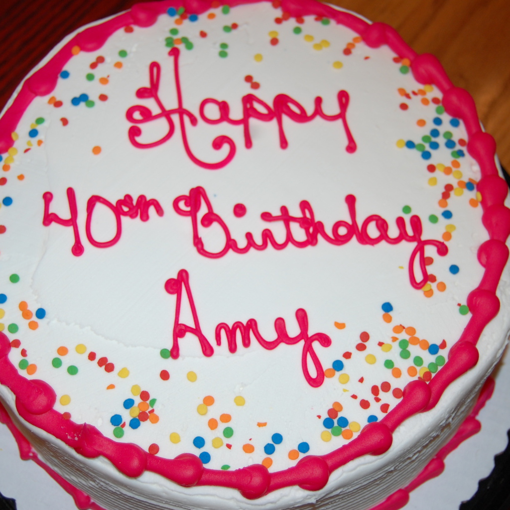 Разноцветный торт на день рождения