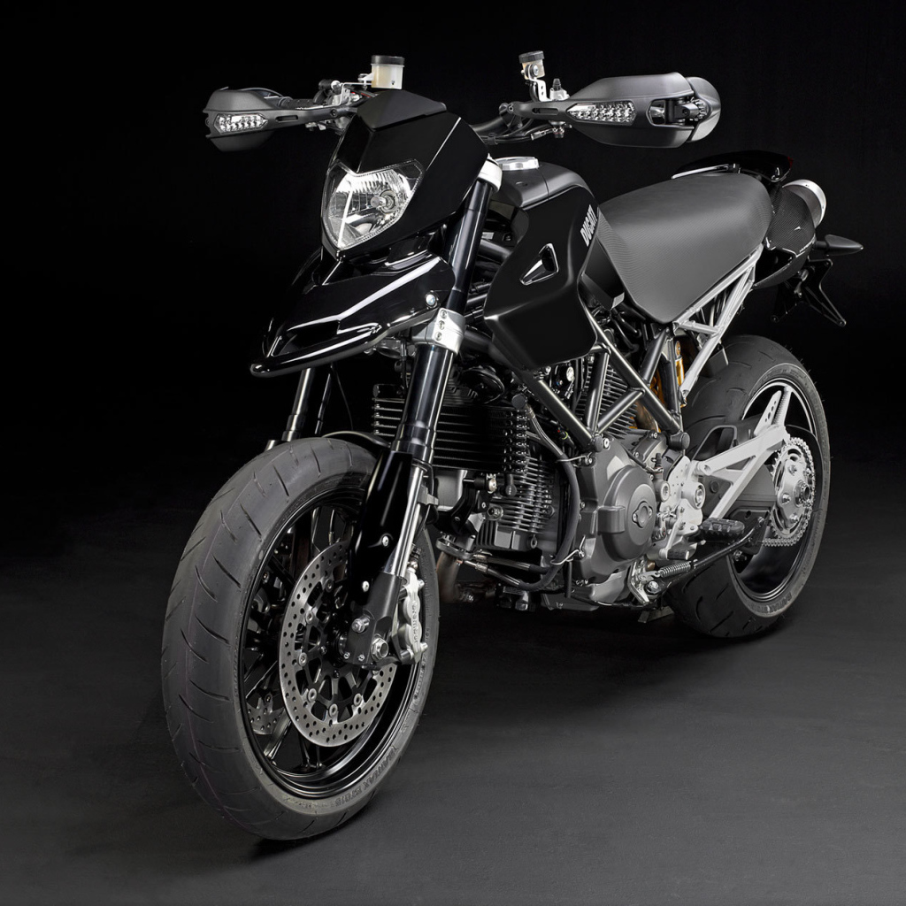 Красивый мотоцикл Ducati Hypermotard SP