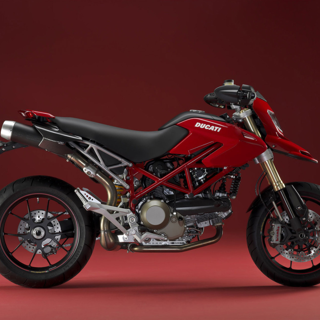 Мотоцикл модели Ducati Hypermotard