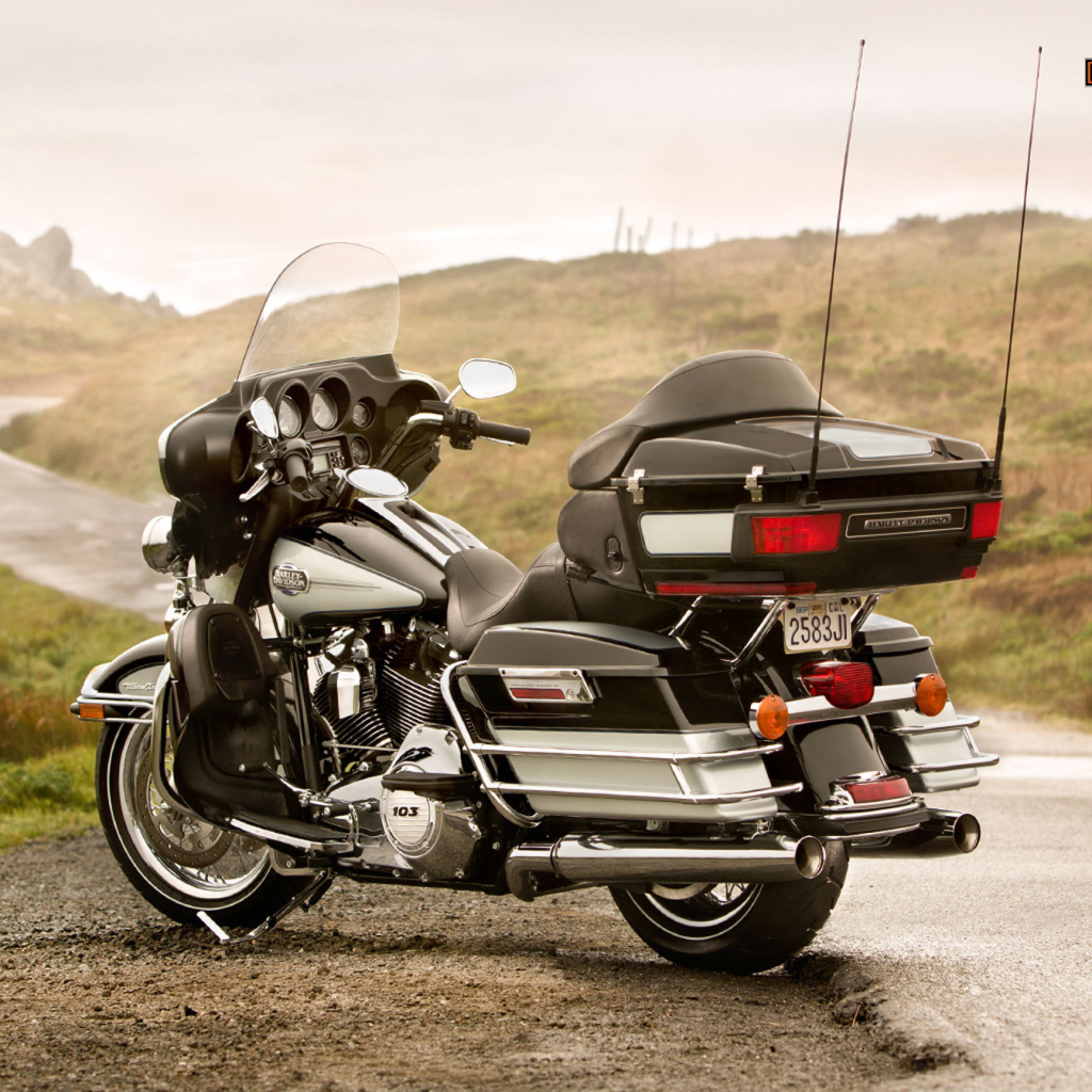Новый надежный мотоцикл Harley-Davidson CVO Electra Glide Ultra Classic