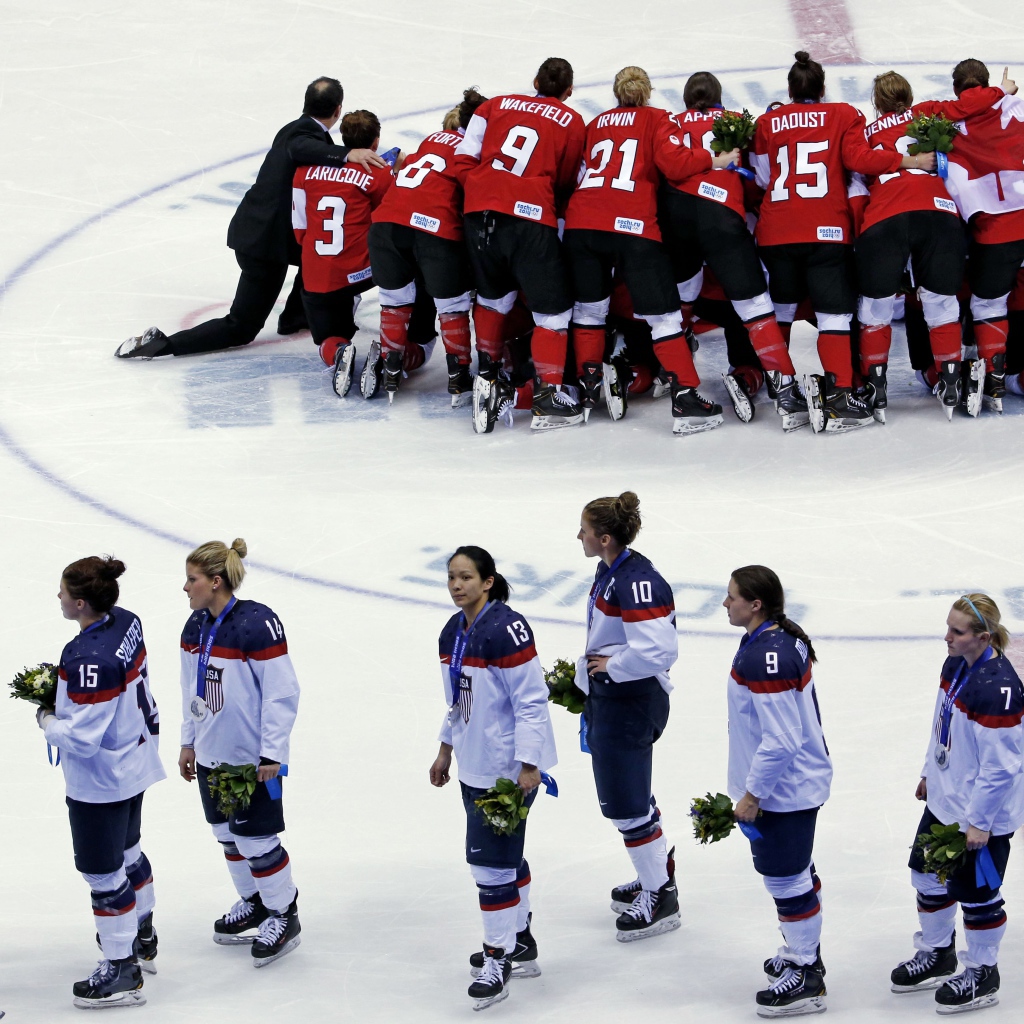 Американские хоккеистки обладательницы серебряной медали на олимпиаде в Сочи
