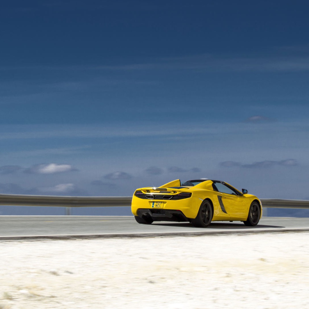 Яркий желтый McLaren