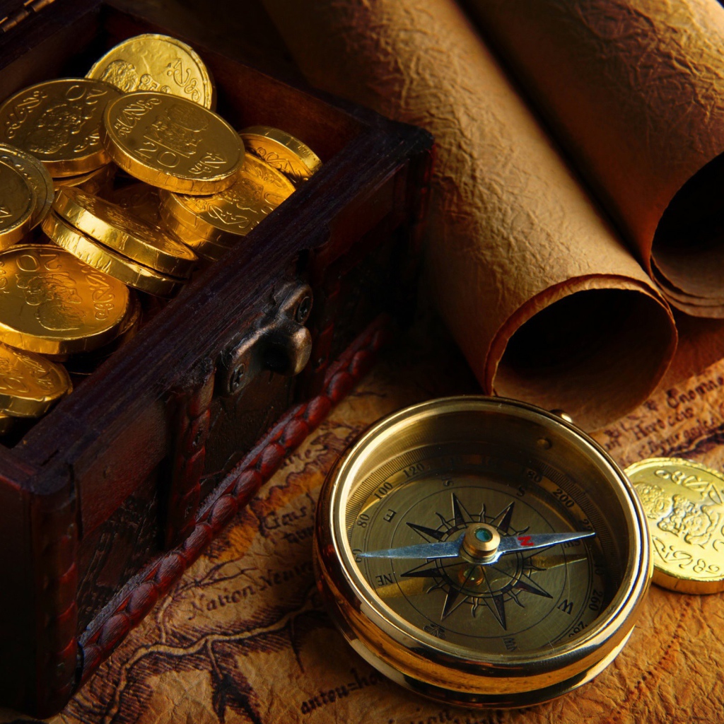 Золотые монеты в шкатулке