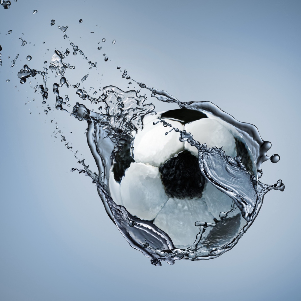 Футбольный мяч в воде на сером фоне 3д графика