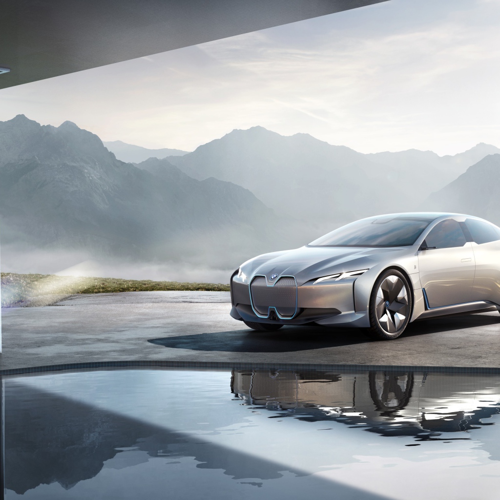 Серебристый электрокар  BMW i Vision Dynamics,  концепт