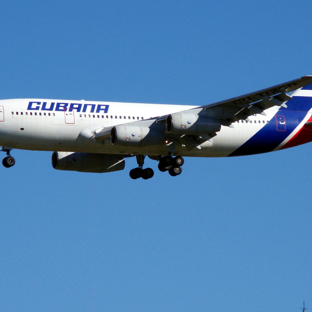 Самолет Ил-96 кубинской авиакомпании Cubana 