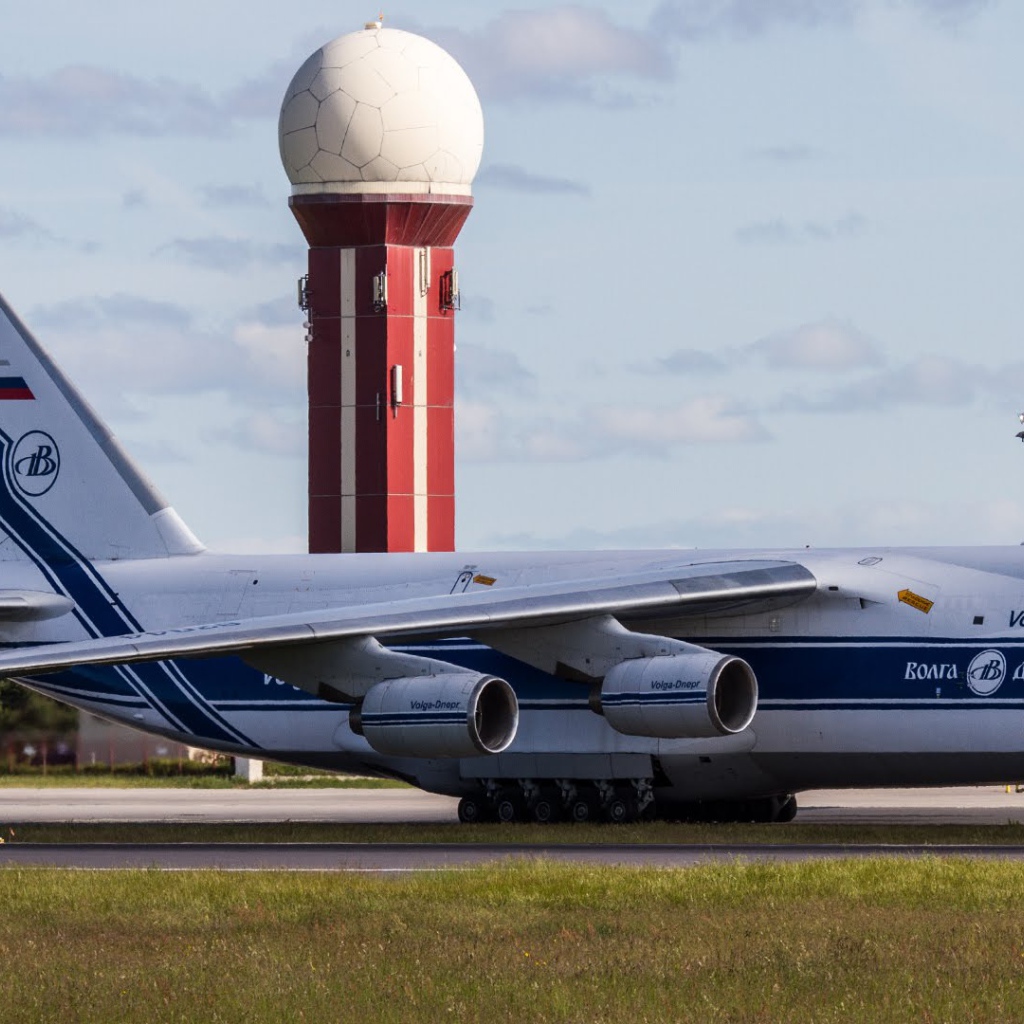 Транспортный самолет Ан-124 Руслан российской авиакомпании Volga Dnepr 