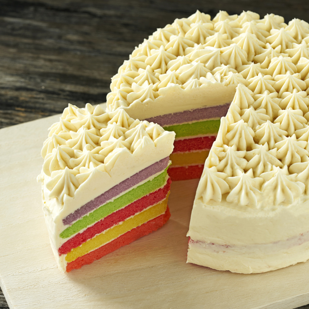 Красивый разноцветный торт с масляным кремом 