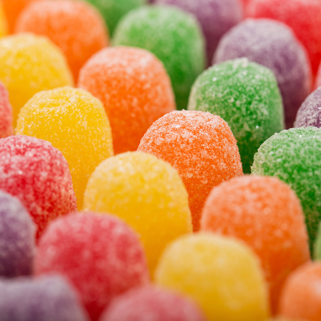 Разноцветные мармеладные конфеты в сахаре 