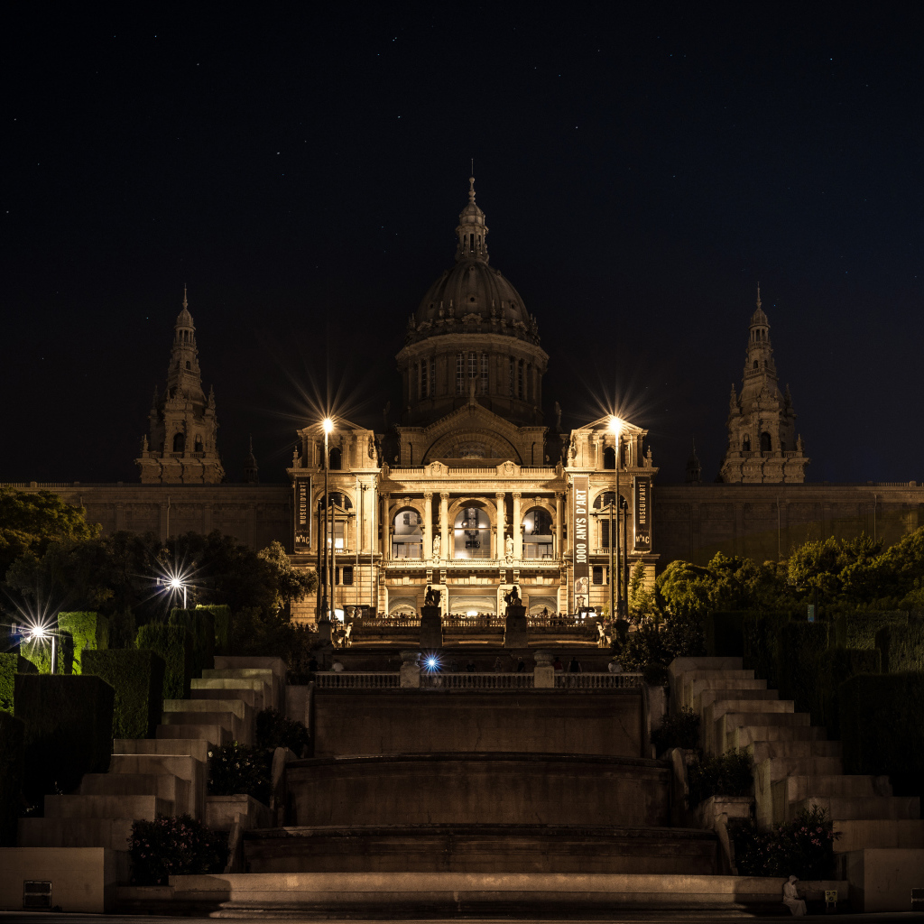 Национальный дворец ночью, Барселона. Испания
