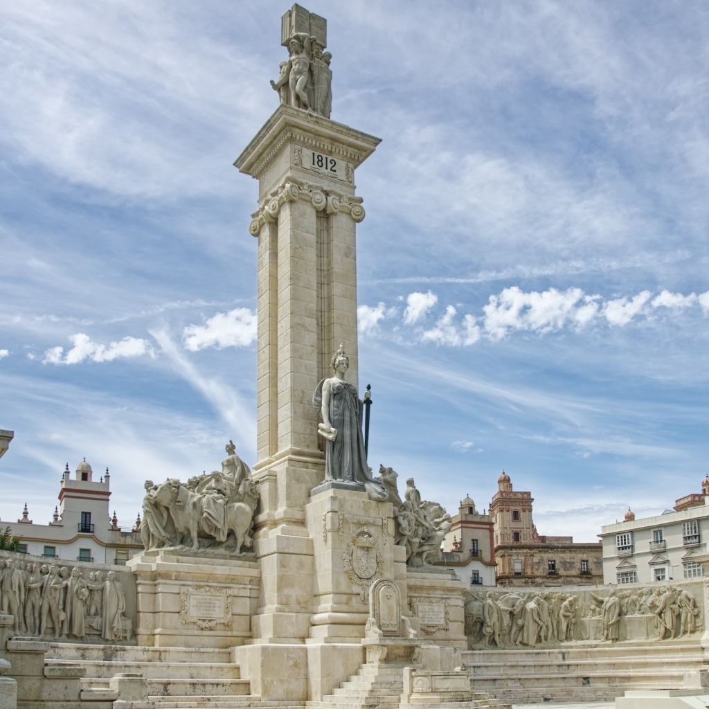 Старый памятник конституции на площади Андалусии, Испания