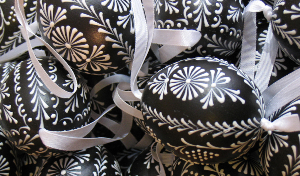 Черно белые Пасхальные яйца