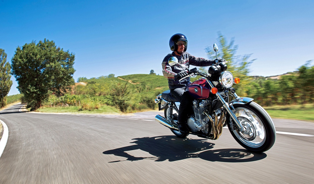 Мотоцикл модели Honda CB 1100