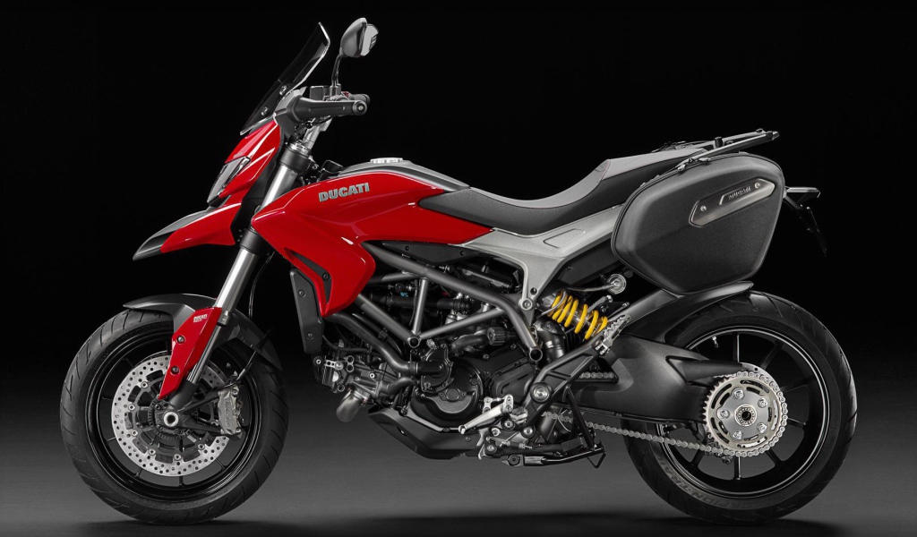 Быстрый мотоцикл Ducati Hyperstrada