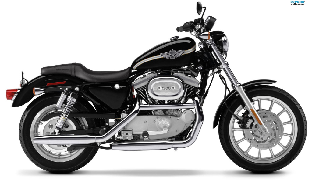 Быстрый мотоцикл Harley-Davidson XL 1200C Sportster Custom