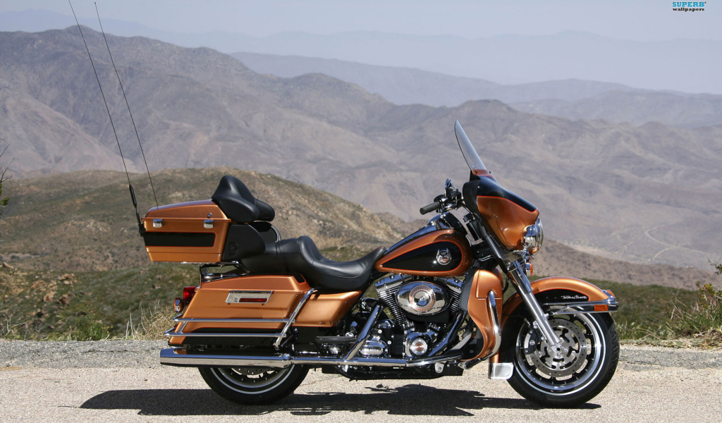 Невероятно быстрый мотоцикл Harley-Davidson Electra Glide Ultra Classic