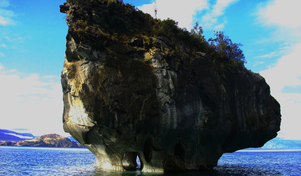 Остров в виде гриба в Чили
