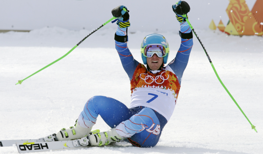 Обладатель золотой медали в дисциплине горные лыжи Тед Лигети на олимпиаде в Сочи