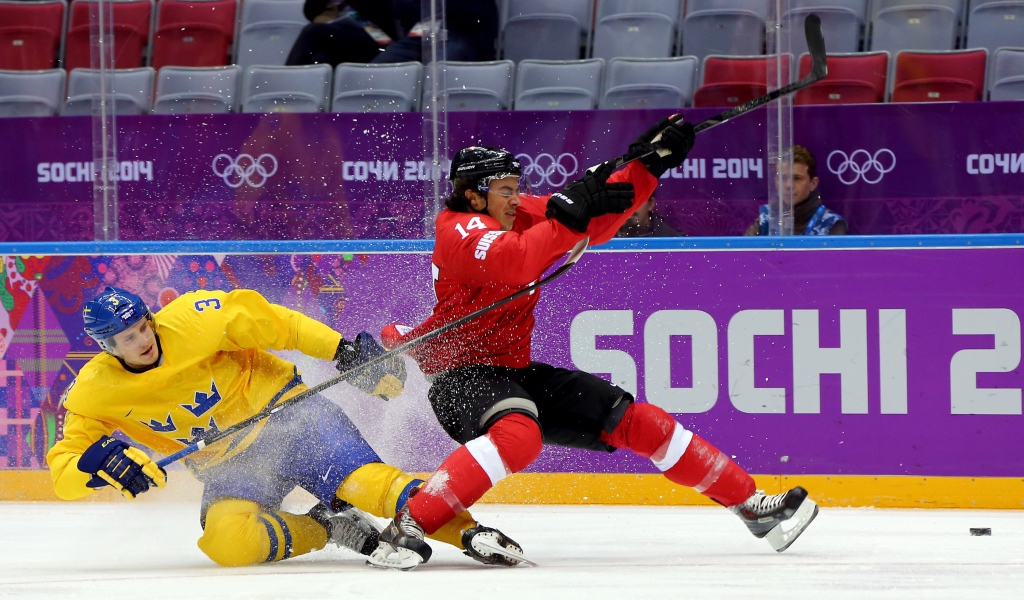 Обладатели серебряной медали шведские хоккеисты на олимпиаде в Сочи