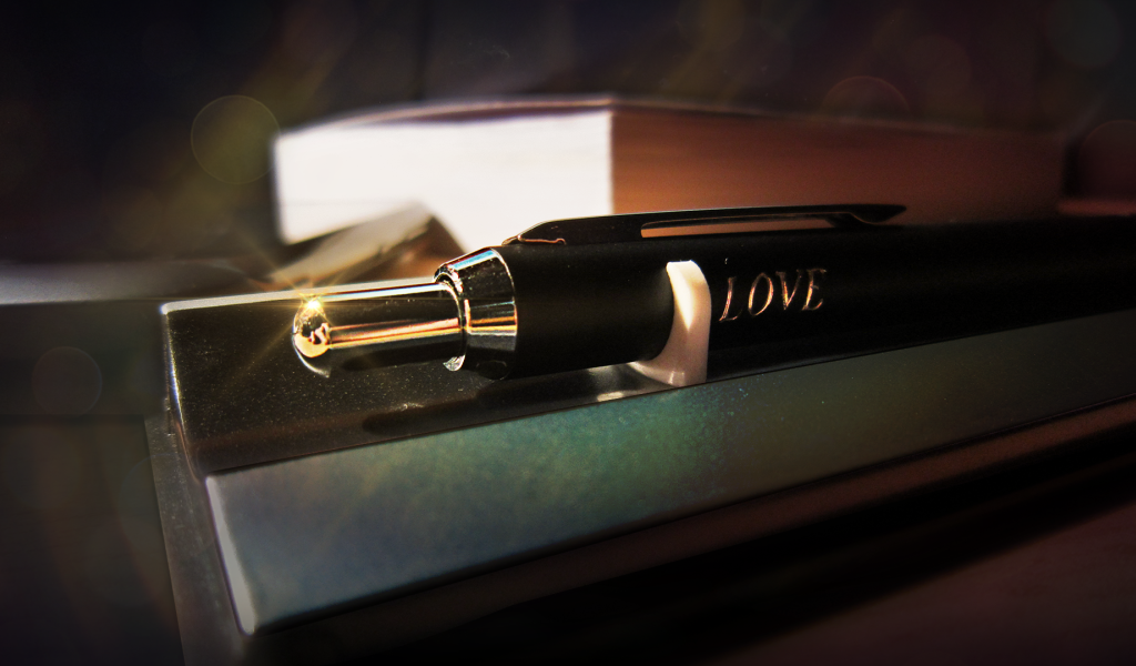 Гравировка на ручке слово Любовь