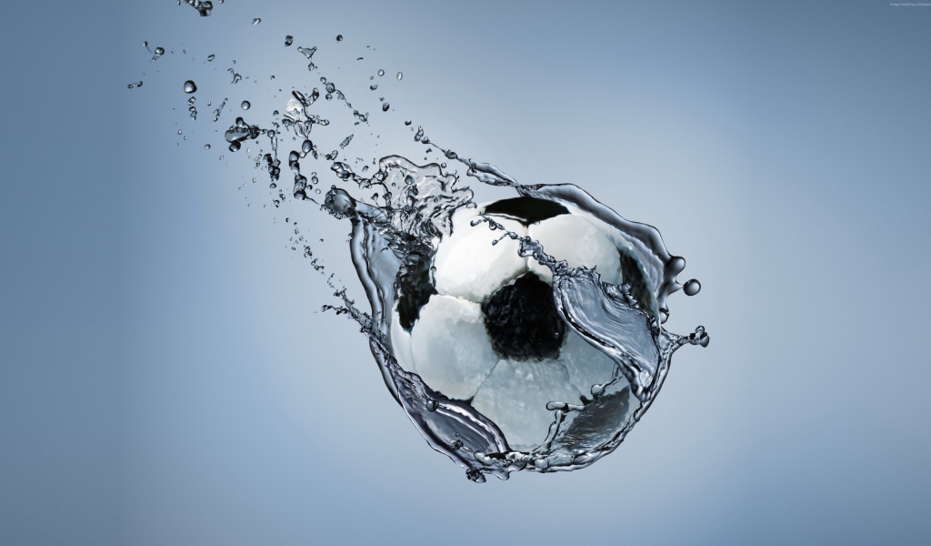 Футбольный мяч в воде на сером фоне 3д графика