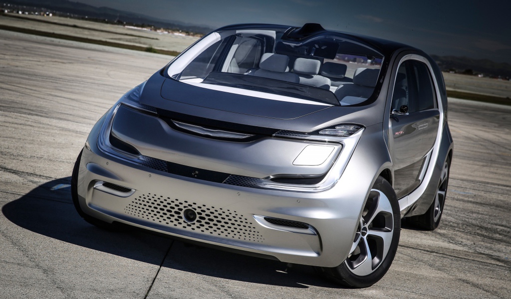 Серебристый минивэн Chrysler Portal Concept, 2017