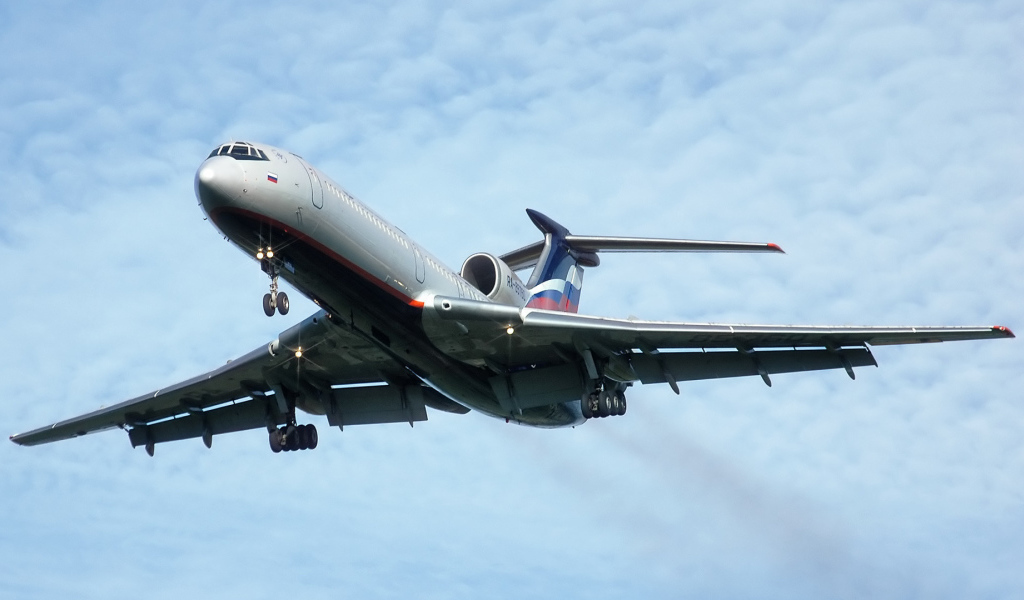 Самолет ТУ-154 российской авиакомпании Аэрофлот на взлете 