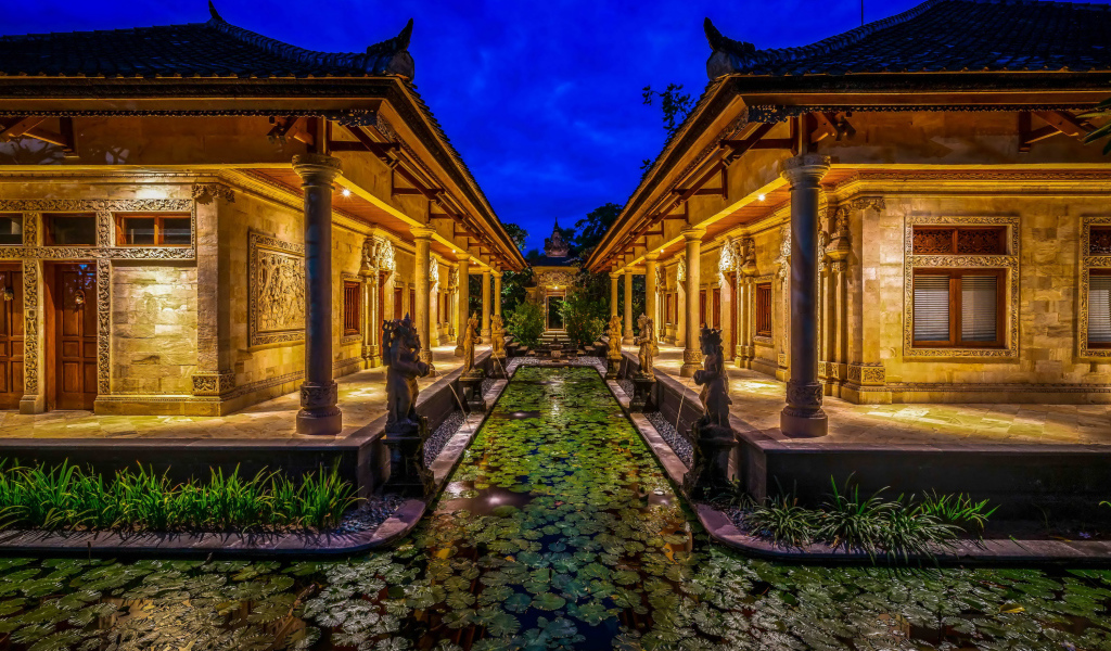 Красивая архитектура отеля на Бали, Индонезия 
