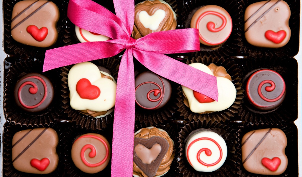 Шоколадные конфеты ассорти в подарок на День Святого Валентина 14 февраля