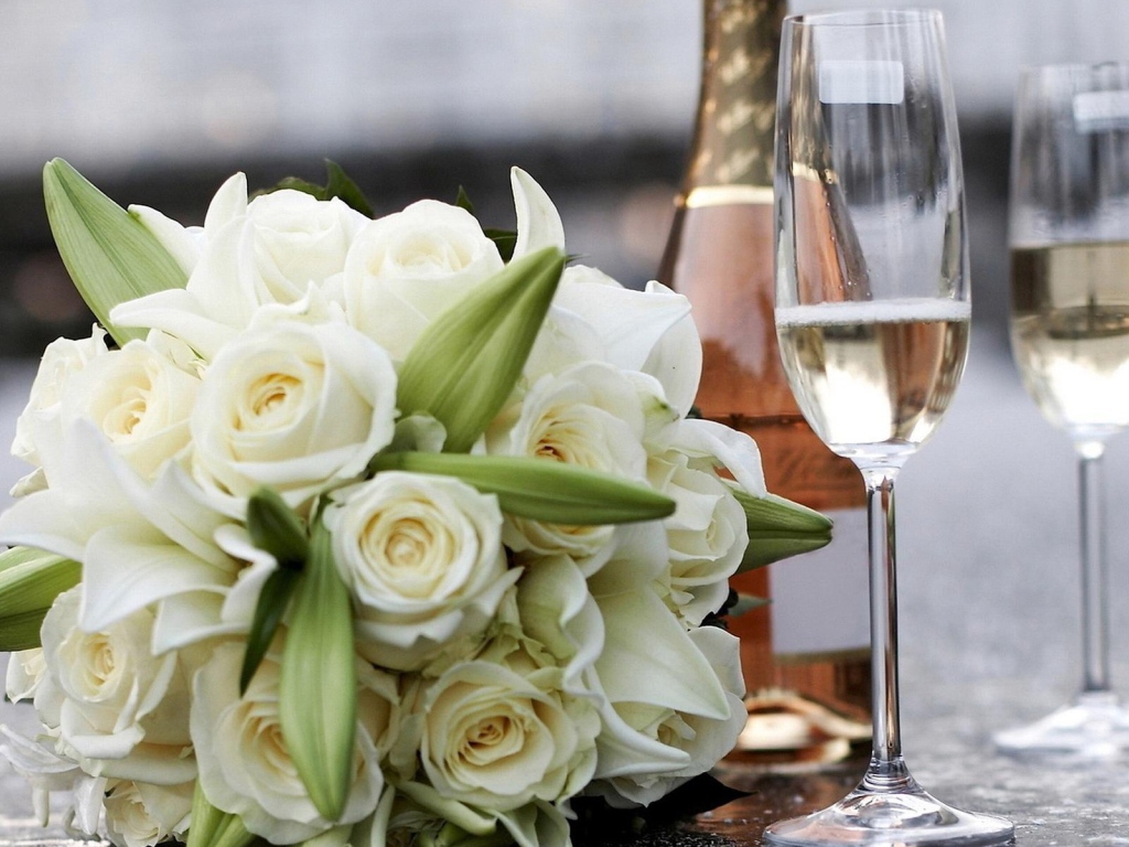 Белые розы и шампанское