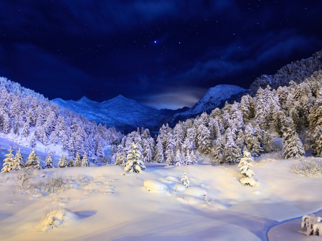 Ночь в горах зимой