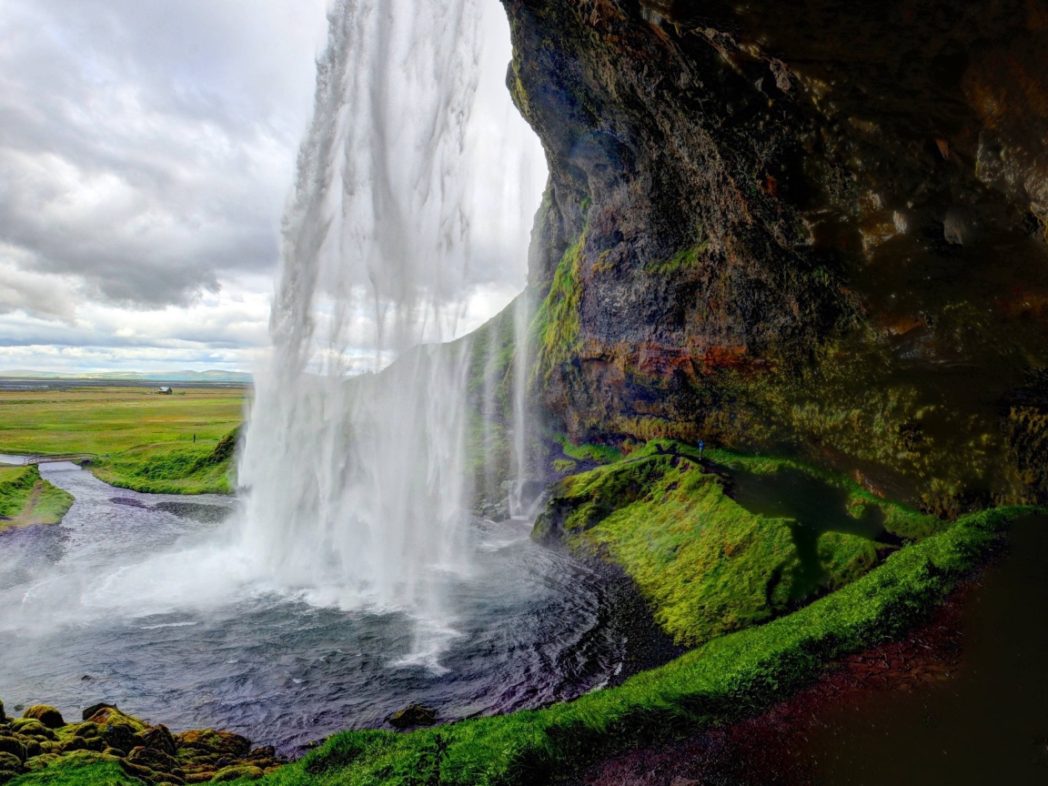 Красивый водопад Сельяландсфосс, Исландия