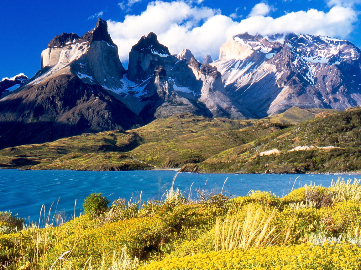 Горы Анды в солнечном свете, Чили 