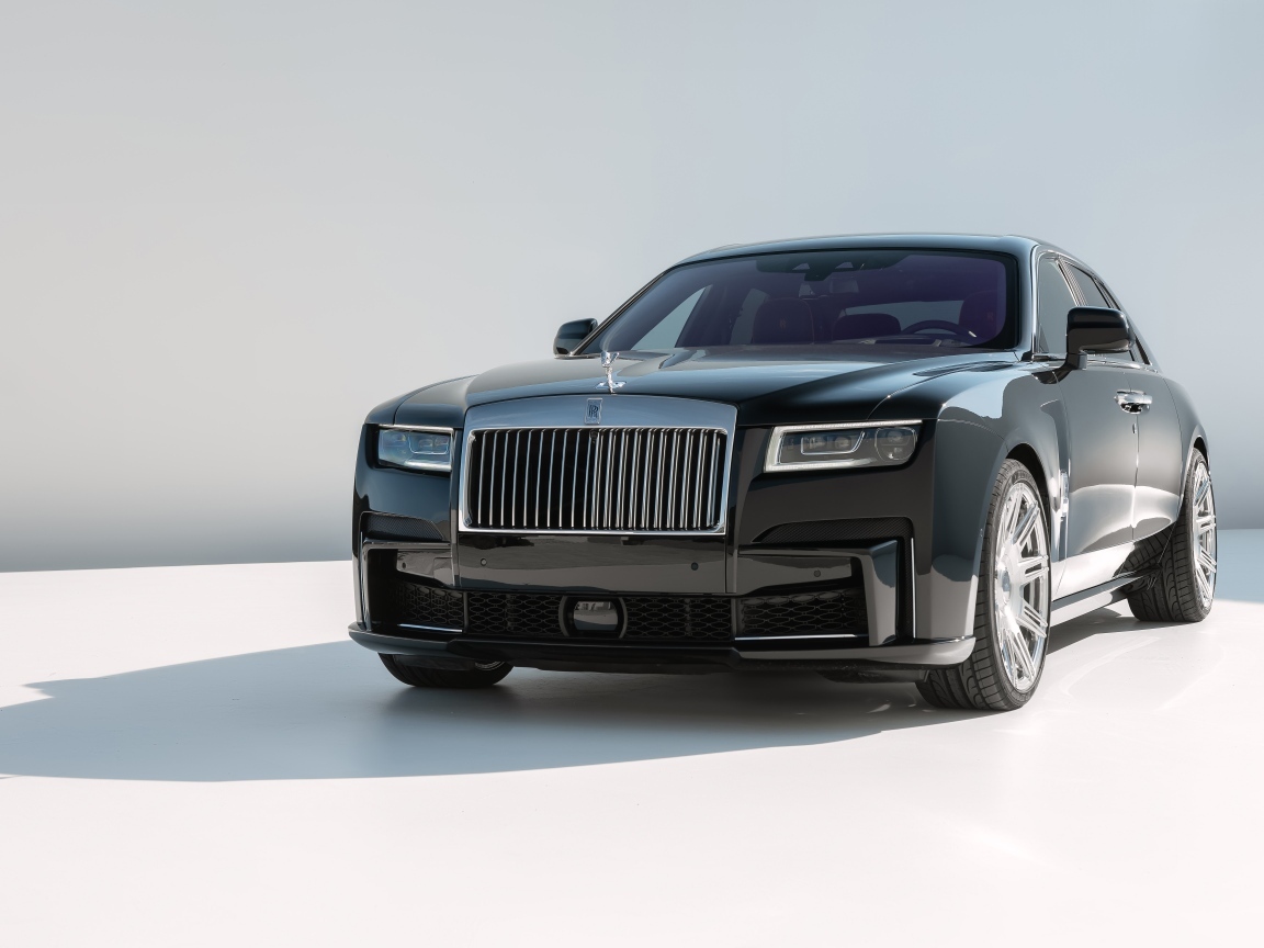 Черный Rolls-Royce Ghost 2021 года