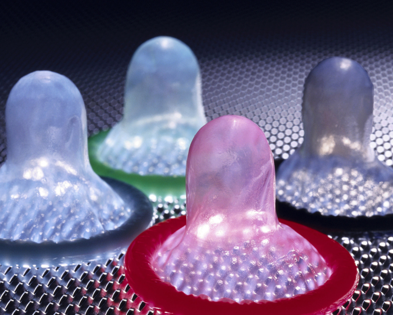 Colour condoms