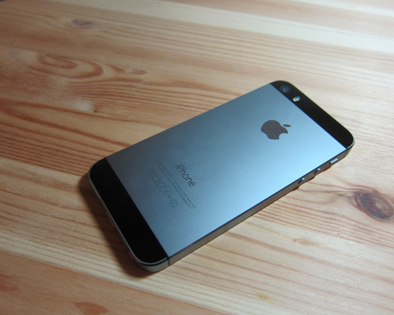Новый Iphone 5S цвет космический серый