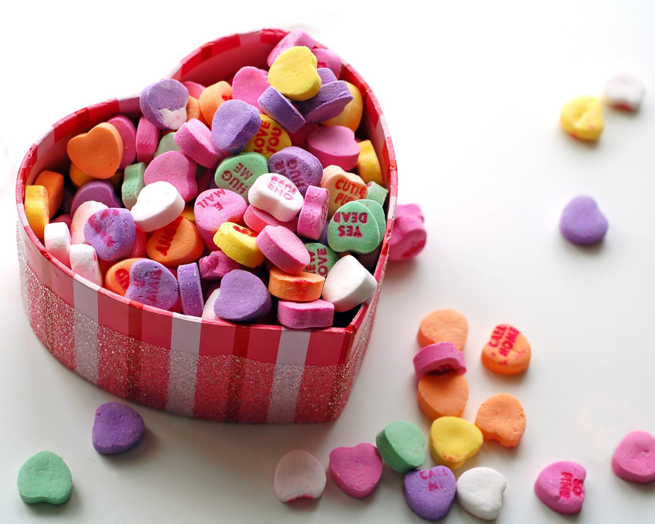 Коробка с конфетками на День Святого Валентина 14 февраля