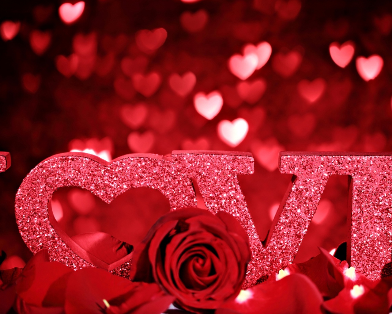 Красные розы и признание в любви