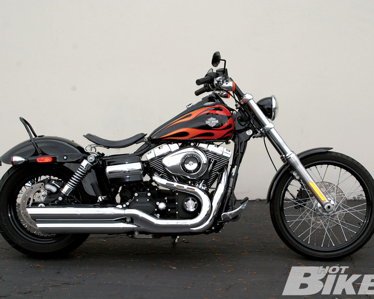 Невероятно быстрый мотоцикл Harley-Davidson Dyna Wide Glide