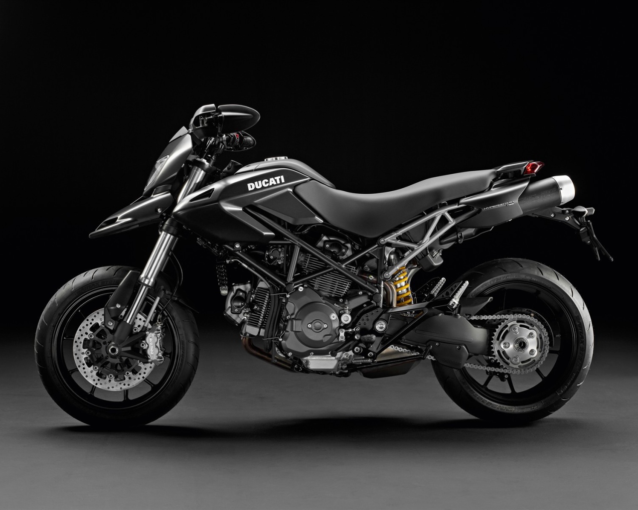 Новый надежный мотоцикл Ducati Hyperstrada