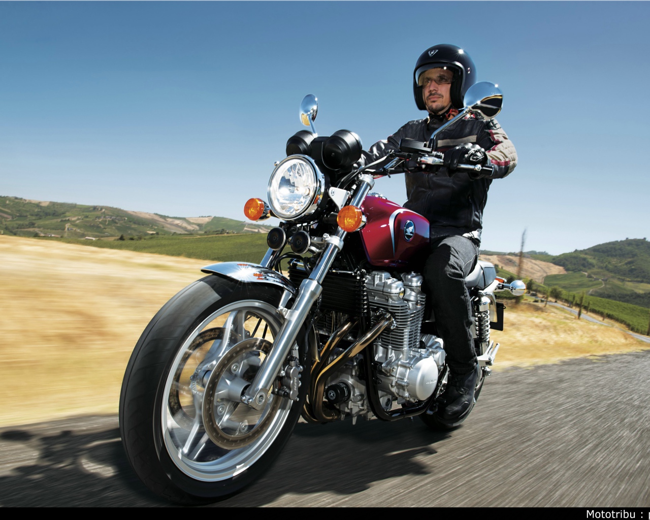 Популярный мотоцикл Honda CB 1100