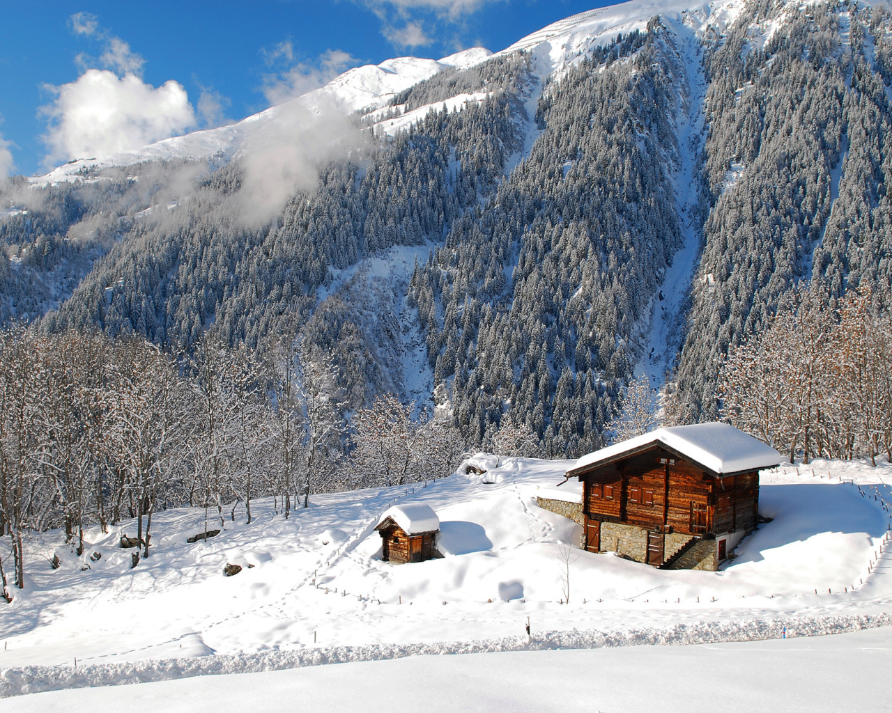 Дом в зимних горах