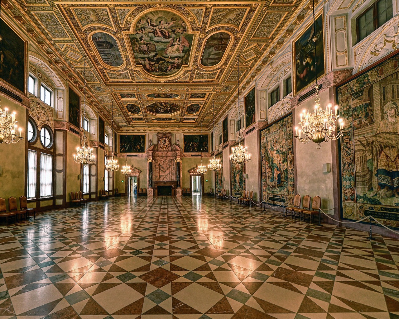 Интерьер зала в роскошном дворце