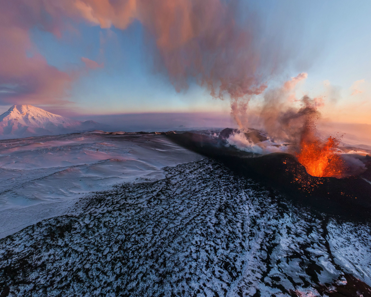 Извержение вулкана Ключевская сопка,  Камчатка 