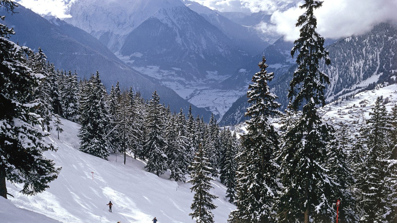 Катание на лыжах в Швейцарских альпах