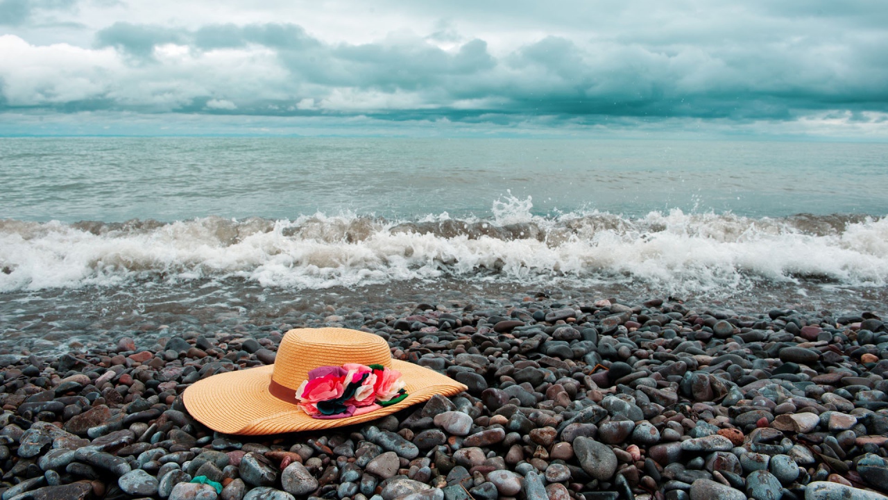 Шляпа на пляже