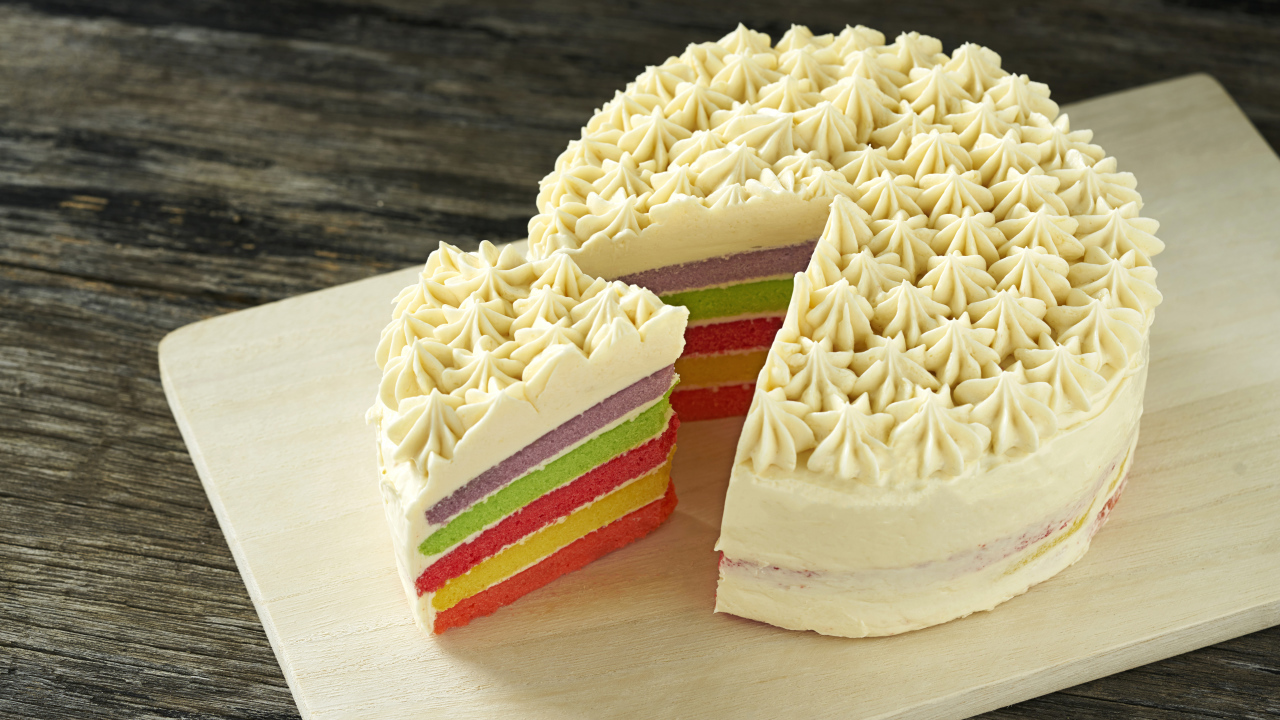 Красивый разноцветный торт с масляным кремом 