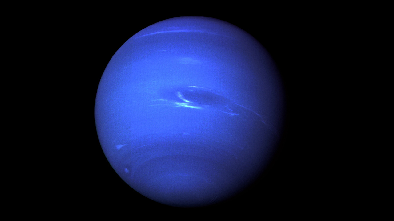 Голубая планета Нептун на черном фоне 